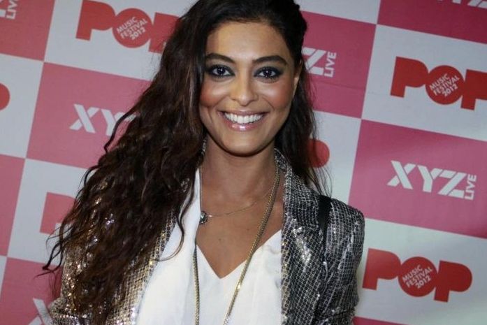 "Meus seios estão flácidos, nada resolve!", confessa  Juliana Paes