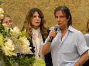 Roberto Carlos e famosos vão à missa de 7º dia de Ivone Kassu