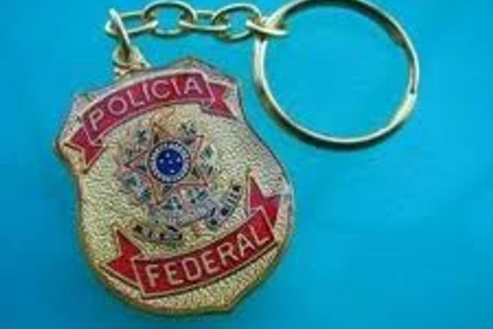 O Policial Federal não venderá chaveiros para sobreviver!