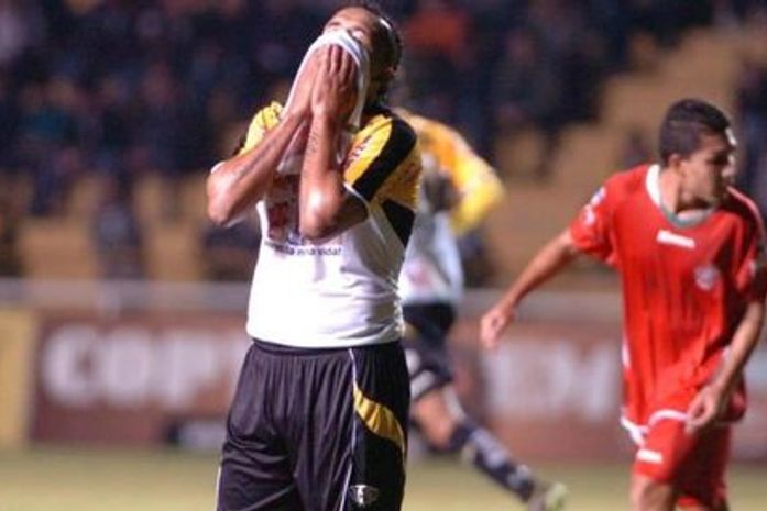 Com novo show de Zé Carlos, Criciúma supera Boa e vira líder