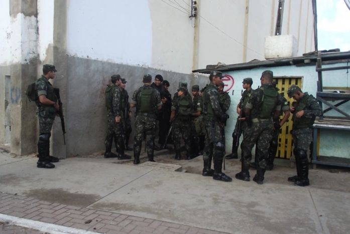 Exército Brasileiro faz treinamento na Favela de Jaraguá