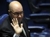 Por elo com Cachoeira, senador Demóstenes Torres é cassado