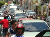 Ruas próximas à UNEAL também são focos de congestionamentos