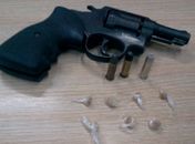 Arma foi apreendida com o menor