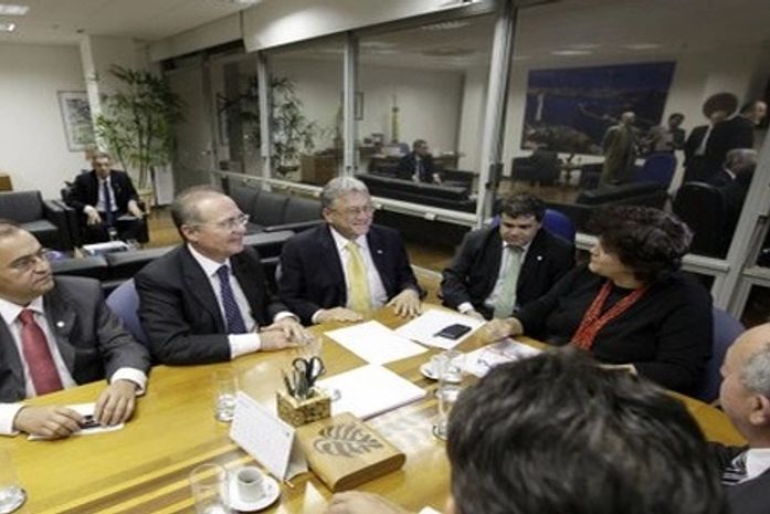 Eisa: Parlamentares alagoanos pressionam ministra em reunião