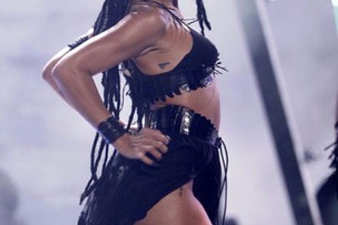Rihanna ocupa 3º lugar entre artistas jovens mais bem pagos, diz Forbes