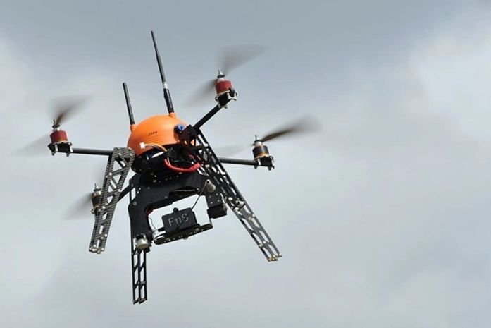 Na França, bombeiros testam robô para monitorar incêndios