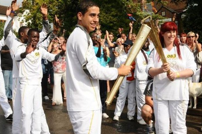 Estudante que representou o Brasil na Inglaterra retorna a Alagoas