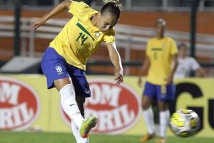 Thaisinha elogia alagoana: "Jogar ao lado da melhor do mundo é fácil"