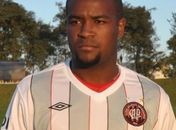 Vitor, novo volante do CRB.