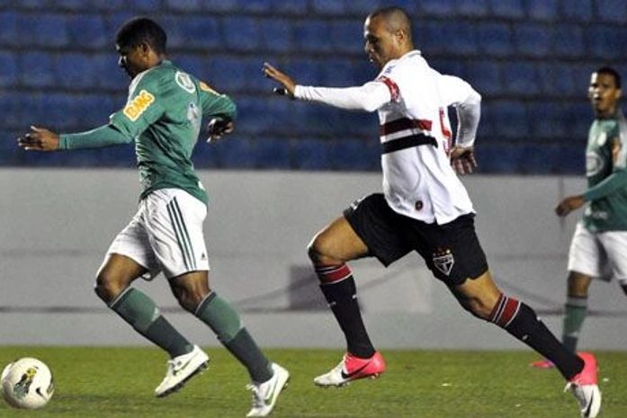 São Paulo vai mal na estreia de Ney Franco e cede empate ao Palmeiras
