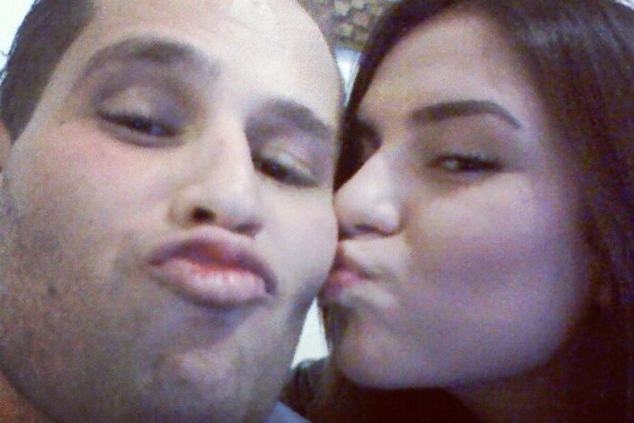 Pedro Leonardo ganha beijo da irmã Thais Miziara