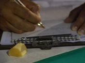 Árbitro diz na súmula que torcedor jogou 'rolete' de cana no assistente