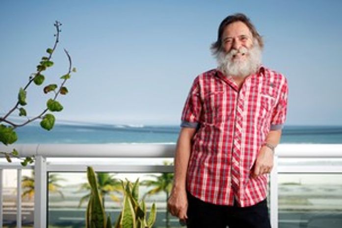 O ator José de Abreu