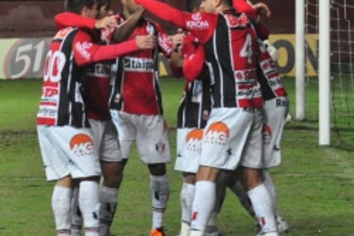 Em despedida de Alex, JEC faz 6 a 0 no Ipatinga