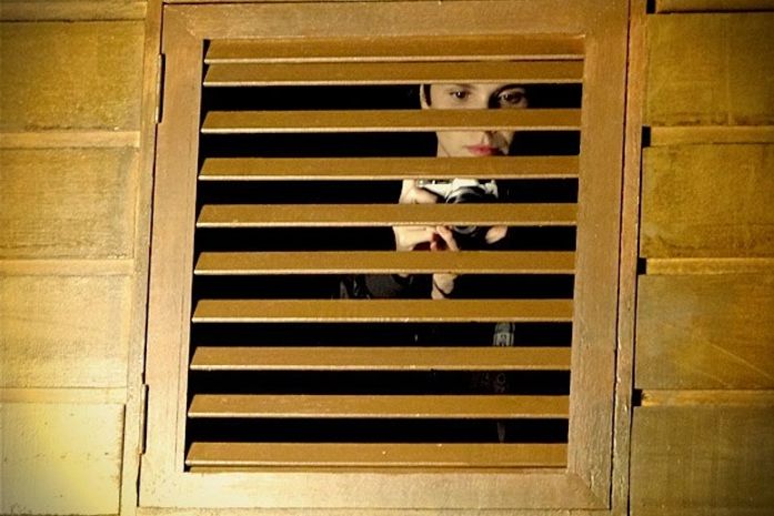 Até que enfim! Nina tira foto de Max e Carminha juntos