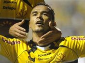 Próximo de meta de gols, Zé Carlos comemora boa fase no Criciúma