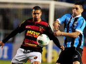 Leandro faz dois, quebra jejum de 350 dias e dá vitória ao Grêmio contra o Sport