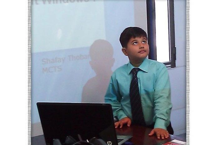 Paquistanês de 8 anos conquista certificação da Microsoft