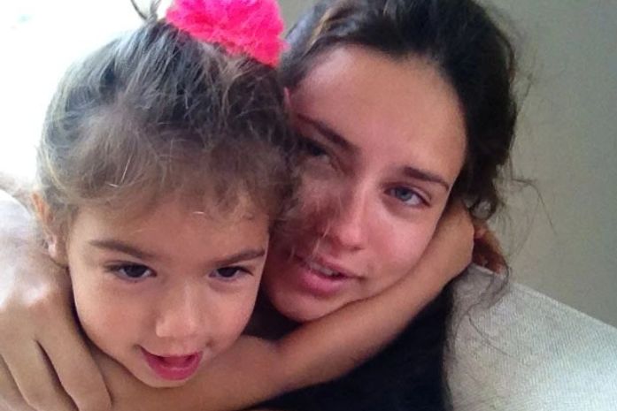 Adriana Lima: "Minha barriga está crescendo e estou mais e mais cansada"