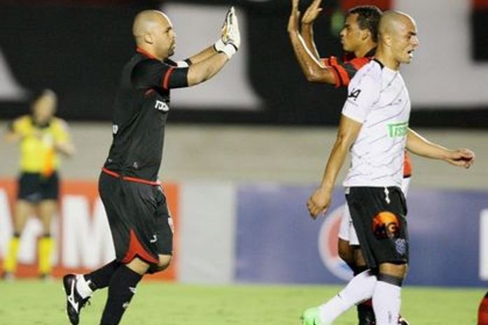 Atlético-GO bate Figueirense e vence a 1ª