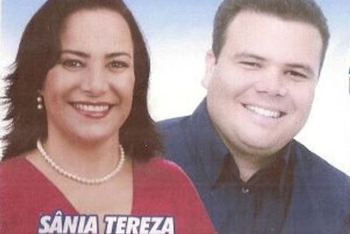 Foto de Sânia Tereza é estampada em material de campanha em Anadia