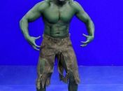 Ex-BBB Kléber Bambam encarna Hulk em sessão de fotos