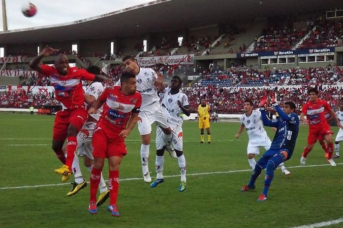 Em virada histórica e emocionante, CRB bate o Joinville no Rei Pelé