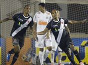 Vasco vence o Santos e segue na cola do Atlético-MG