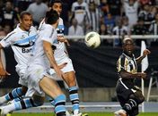 Grêmio frustra estreia de Seedorf, vence Botafogo e entra no G-4