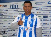 Ex-jogador do CRB é apresentado como novo lateral-direito do Avaí