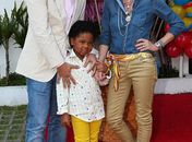 Astrid  com o filho e o marido, Fausto Franco