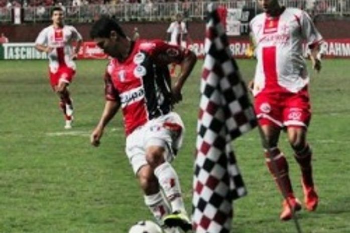 Joinville vence o América-RN e encosta no G4