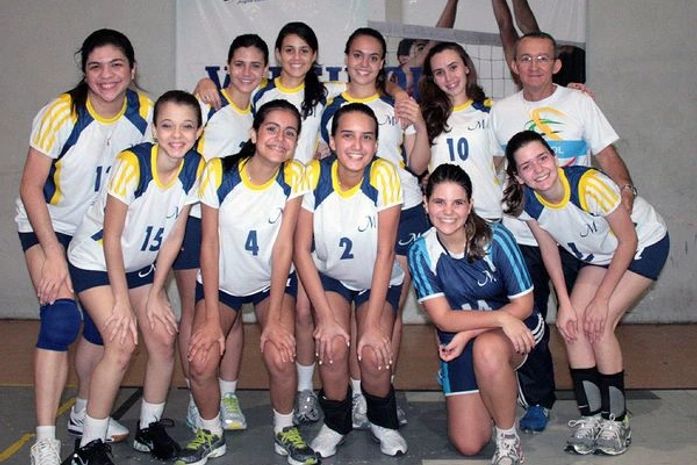 Meninas do vôlei juvenil do Madalena Sofia sagram-se campeãs do torneio