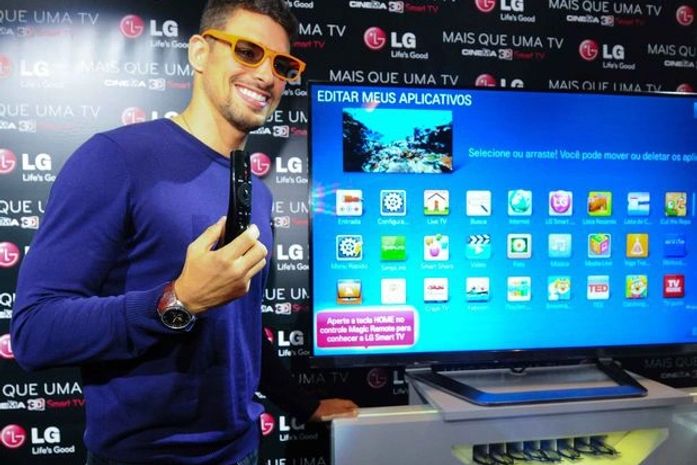 Smart TV 3D com controle sensível a gestos chega ao País