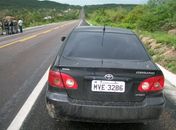 Bandidos assaltam veículos e trocam tiros com a Polícia