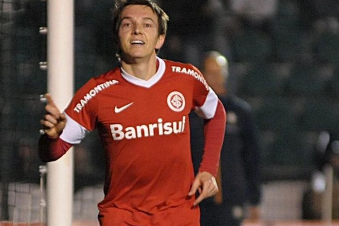 Inter vence a segunda com Fernandão e complica Figueirense