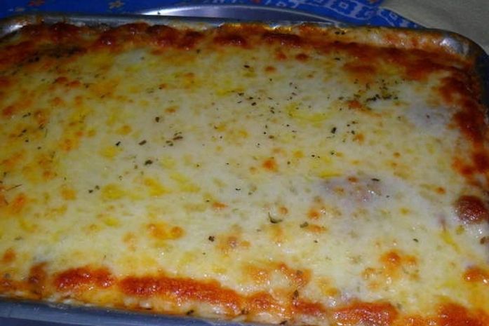 Polenta com carne e queijo: prática e delícia de comida