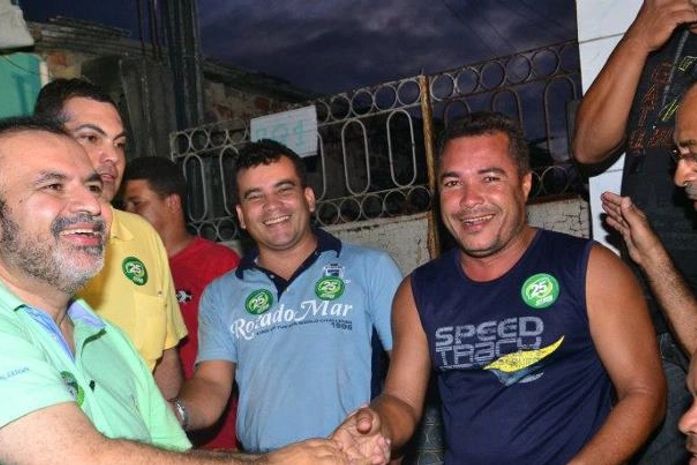 Jeferson no porta a porta na campanha em Maceió