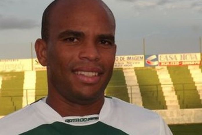 Vitinho volta a sentir lesão na coxa e pode desfalcar o Sousa contra o CSA