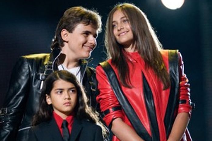 Prince, Paris e Blanket, filhos de Michael Jackson
Reino Unido