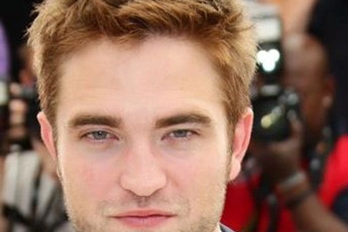 Após traição, Pattinson deixa apartamento que dividia com Stewart
