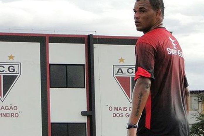 Diretoria do Atlético-GO revela que Bida foi pego no exame antidoping