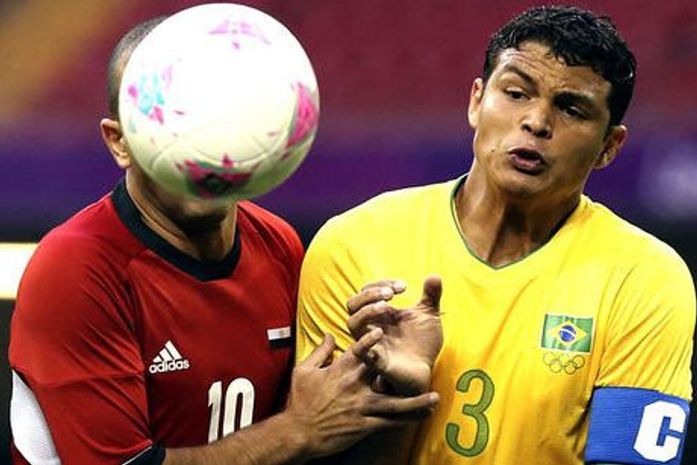 Brasil faz três no 1º tempo, leva sufoco no fim e vence Egito