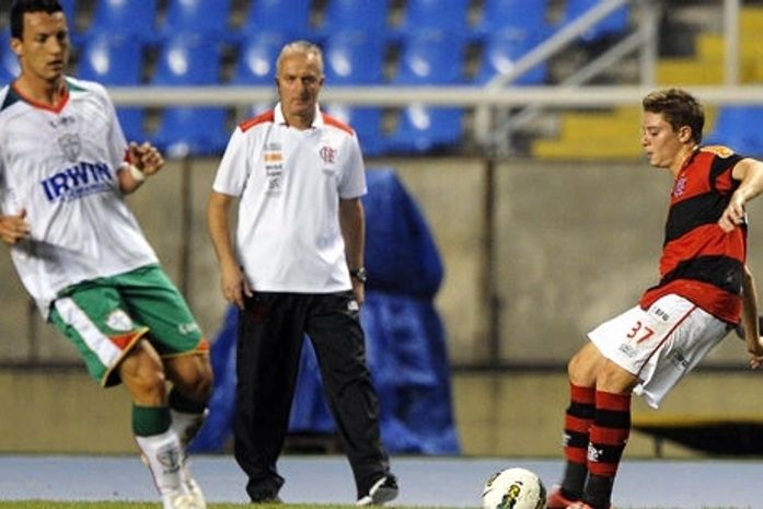 Fla joga mal e apenas empata com a Portuguesa