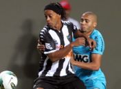 Atlético-MG vence Santos, põe adversário na zona de risco