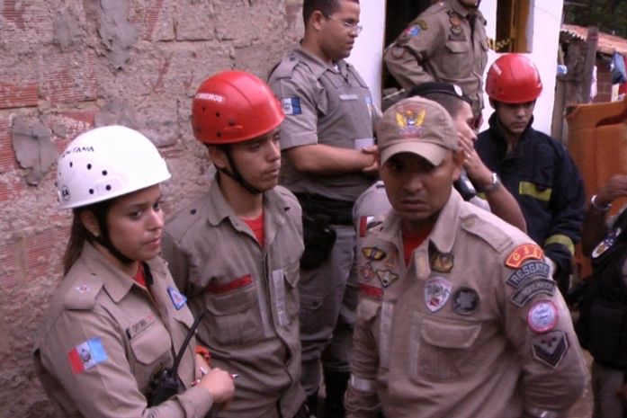 Bombeiros ficaram chocados 