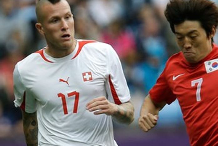 Zagueiro suíço é expulso dos Jogos após comentários racistas no Twitter