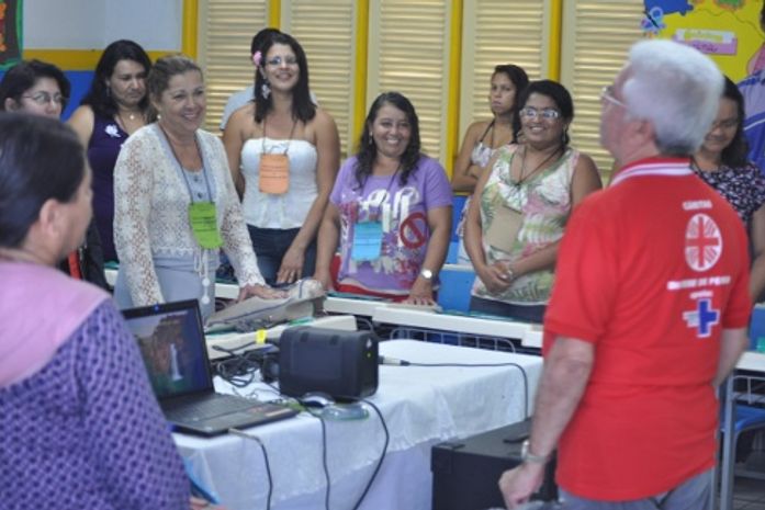 Escola promove formação e avalia PPP