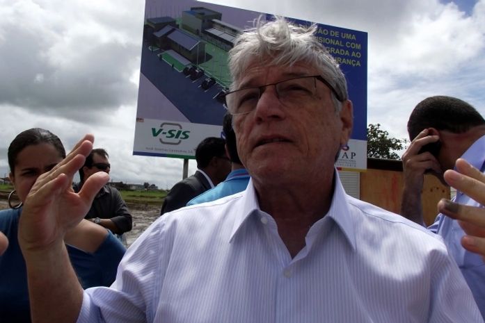 Vilela prefere ignorar comentários de Lessa: 'deixa ele falar o que quiser'.